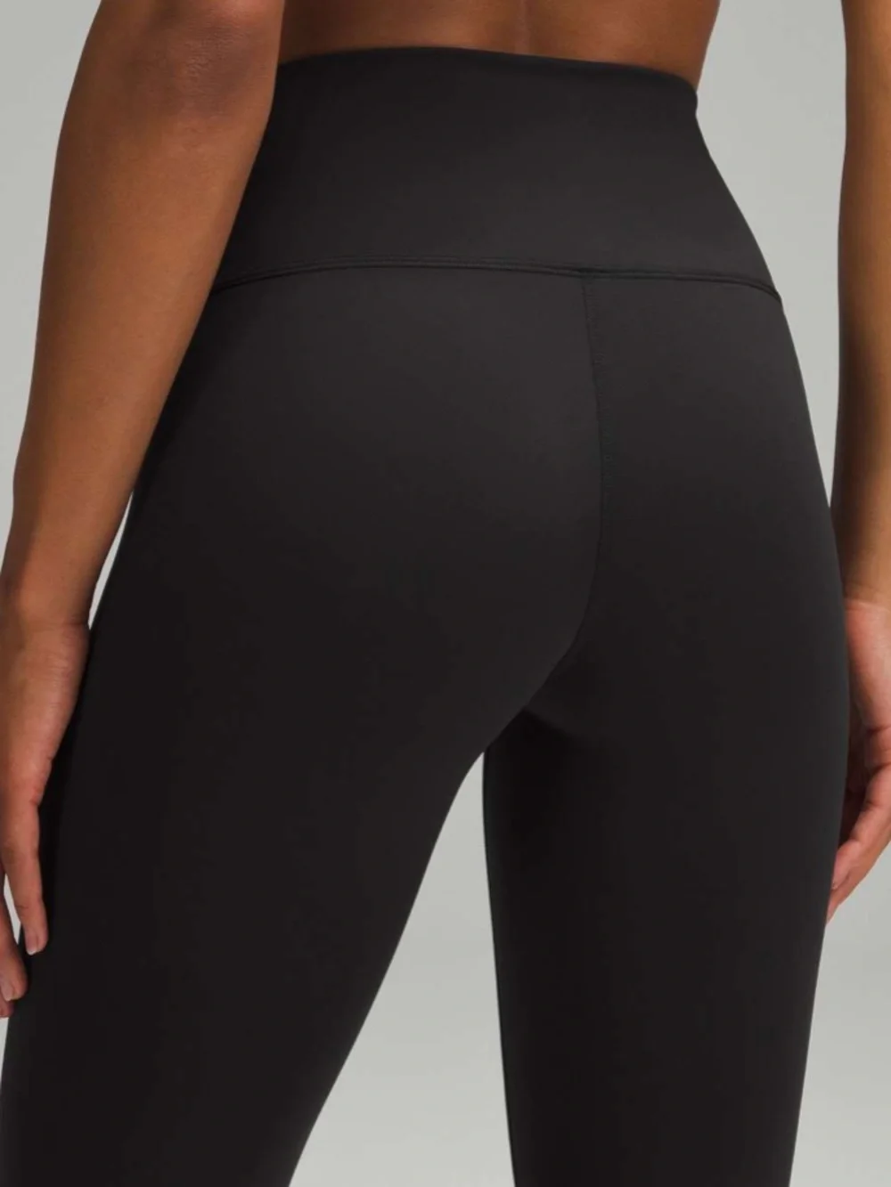 lululemon athletica excellent preowned